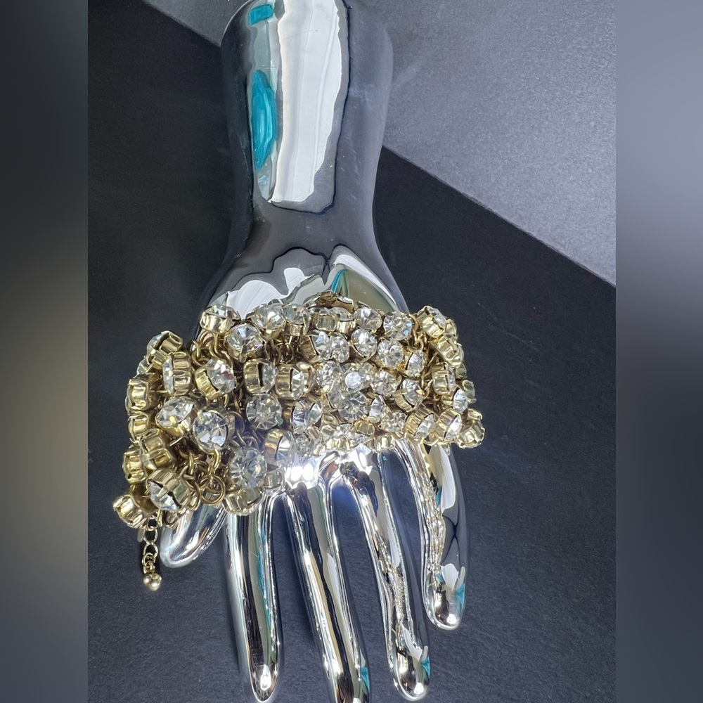 Stunning Clear Rhinestone Bauble Bracelet with Gold Hardware – Brand New - Picture 10 of 10